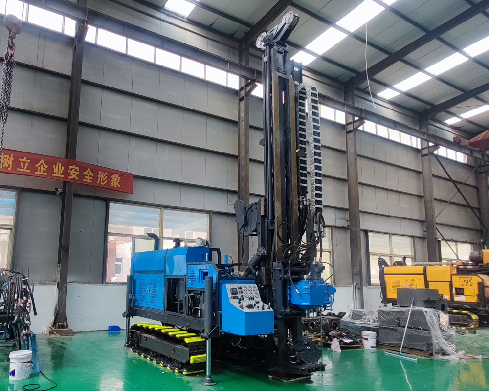 CR1000I Drill Rig - Winch and Rod Holder System
