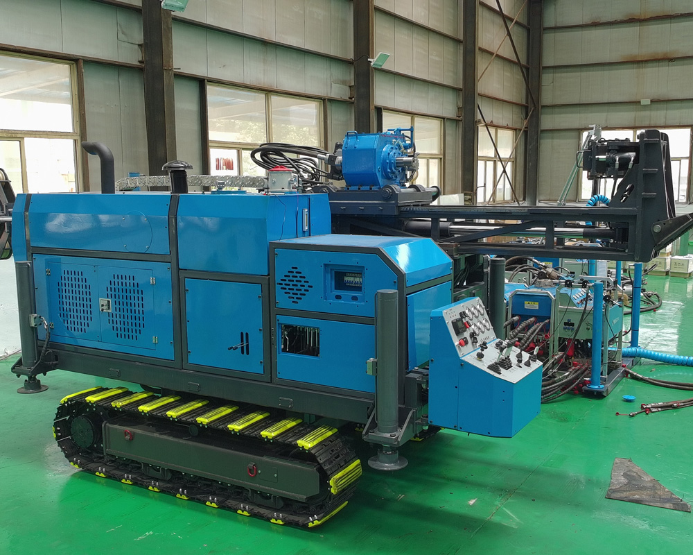 CR1000I Drill Rig - Crawler Chassis and Mud System