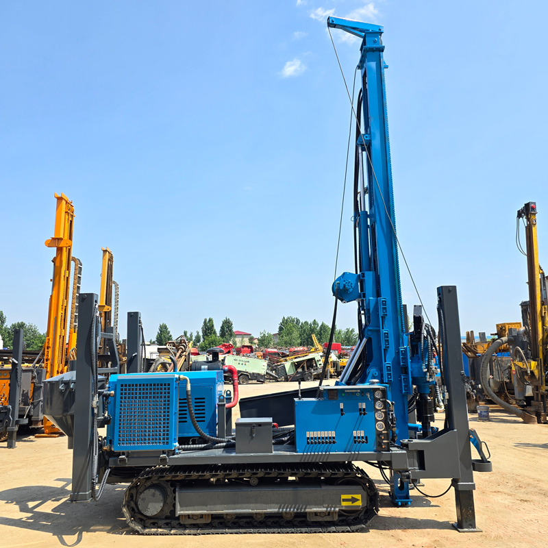 WR500RCE crawler-mounted air-lift reverse circulation water well drilling rig overall display