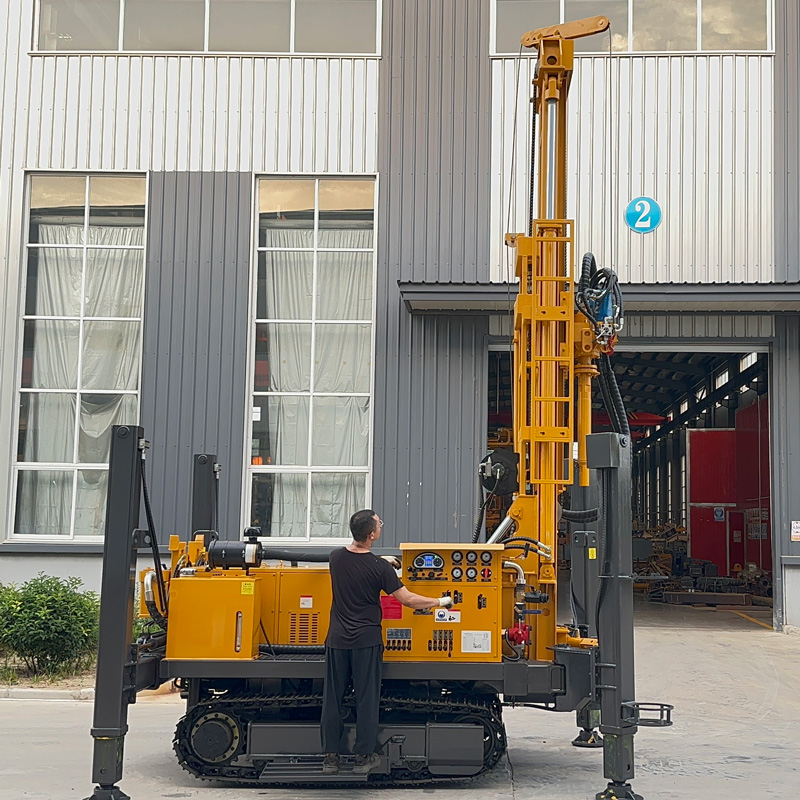 WR300SE crawler water well drilling rig overall display